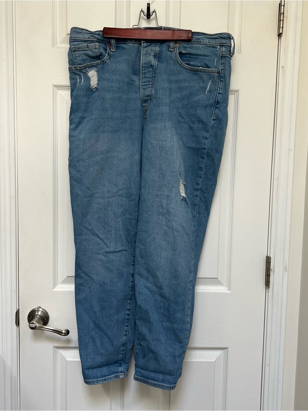 Lightly Distressed Blue Jeans 🫐 - Picture 5 of 9